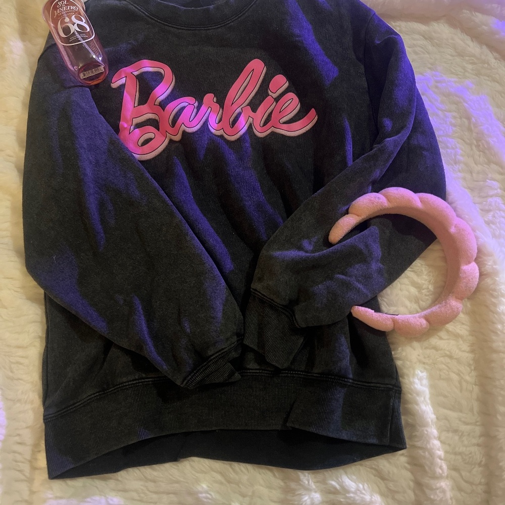 Barbie crew neck for teens